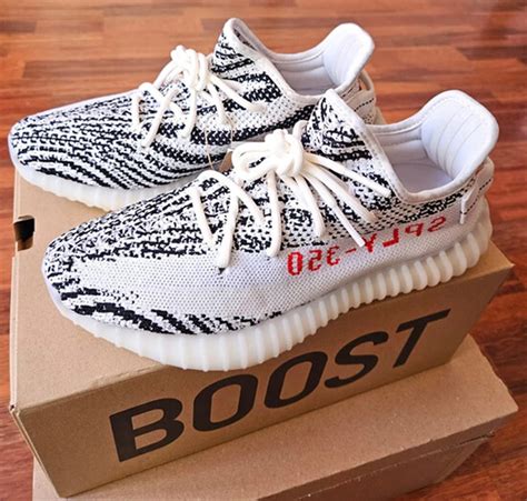 Yeezy 350 Dupes on DHgate 